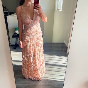 Stunning Avery G Floral-Apliqué blush maxi dress